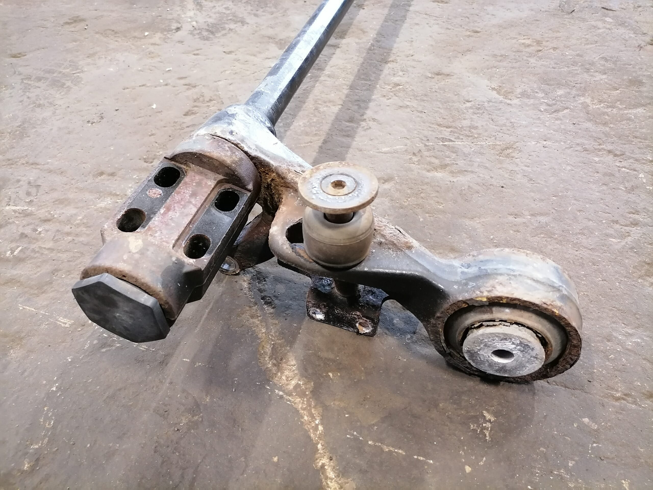 Volvo Anti-roll bar 3198853 - Suspensão da cabina por Camião: foto 5 Volvo Anti-roll bar 3198853 - Suspensão da cabina por Camião: foto 5