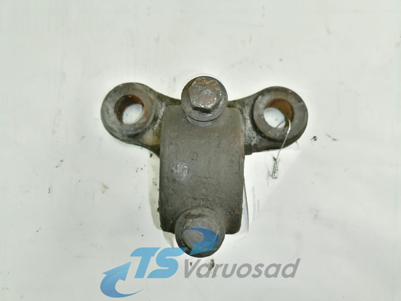 Volvo Anti-roll bar bracket 3173988 - Barra estabilizadora por Camião: foto 2 Volvo Anti-roll bar bracket 3173988 - Barra estabilizadora por Camião: foto 2