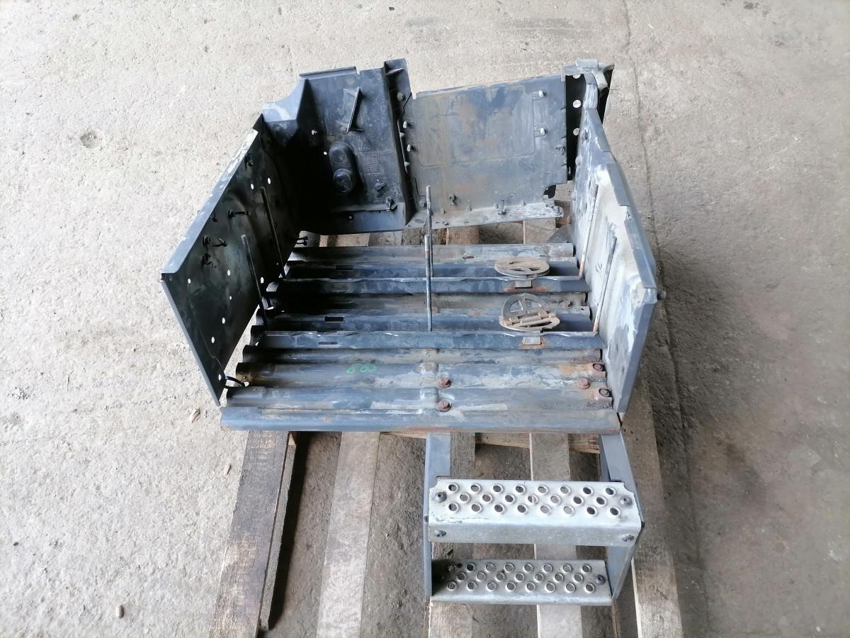 Volvo Battery box 22095787 - Bateria automotiva por Camião: foto 2 Volvo Battery box 22095787 - Bateria automotiva por Camião: foto 2