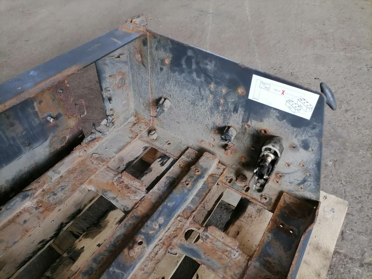 Volvo Battery box 82242298 - Bateria automotiva por Camião: foto 4 Volvo Battery box 82242298 - Bateria automotiva por Camião: foto 4