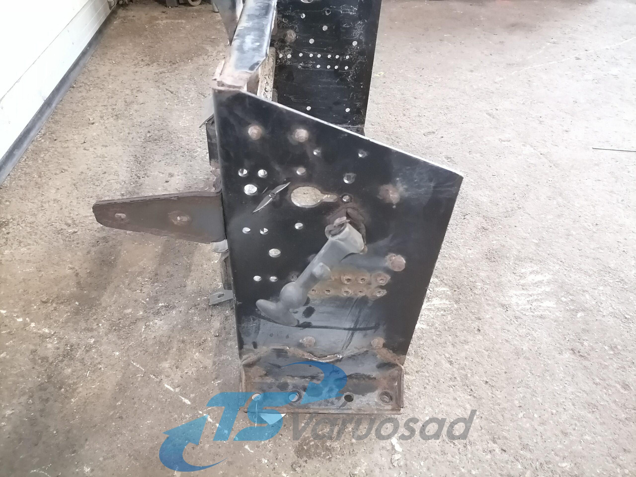 Volvo Battery box 82242391 - Bateria automotiva por Camião: foto 3 Volvo Battery box 82242391 - Bateria automotiva por Camião: foto 3