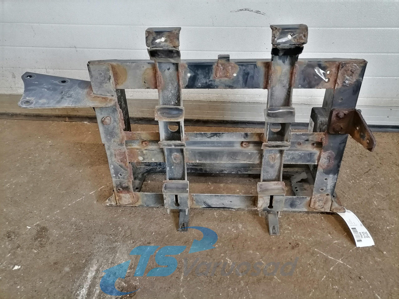 Volvo Battery box 82242391 - Bateria automotiva por Camião: foto 2 Volvo Battery box 82242391 - Bateria automotiva por Camião: foto 2