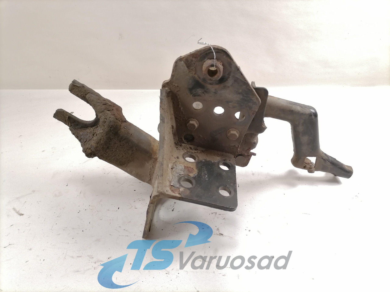 Volvo Bumper bracket 20499241 - Para-choque por Camião: foto 2 Volvo Bumper bracket 20499241 - Para-choque por Camião: foto 2
