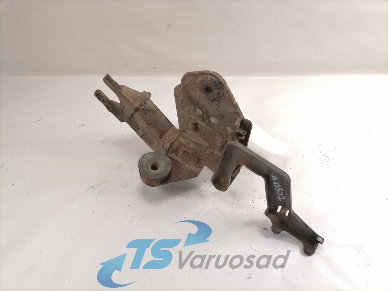 Volvo Bumper bracket 20499243 - Para-choque por Camião: foto 2 Volvo Bumper bracket 20499243 - Para-choque por Camião: foto 2