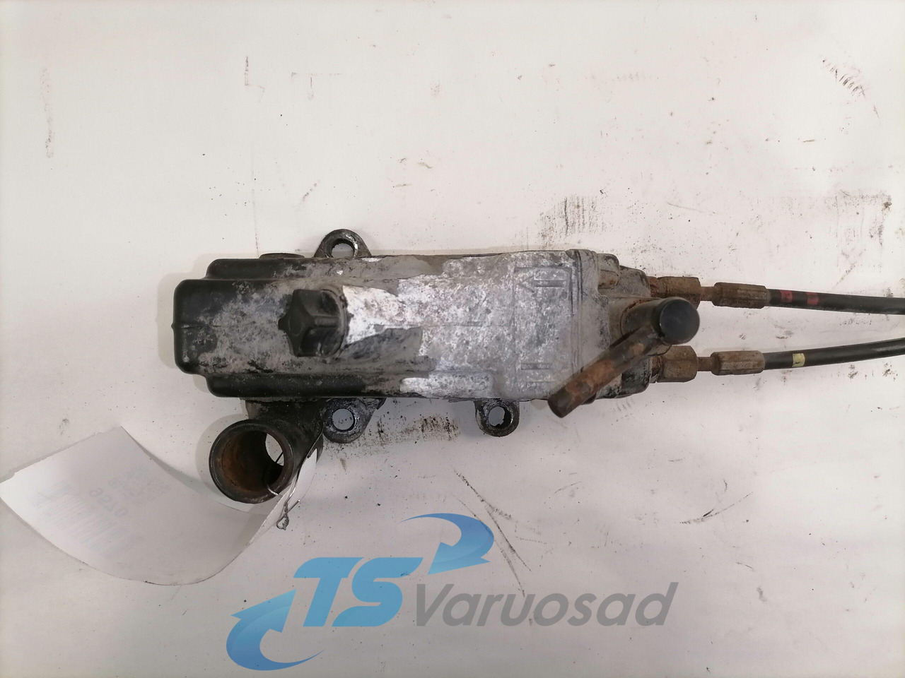 Volvo Cab tilting pump 20711127 - Suspensão da cabina por Camião: foto 2 Volvo Cab tilting pump 20711127 - Suspensão da cabina por Camião: foto 2