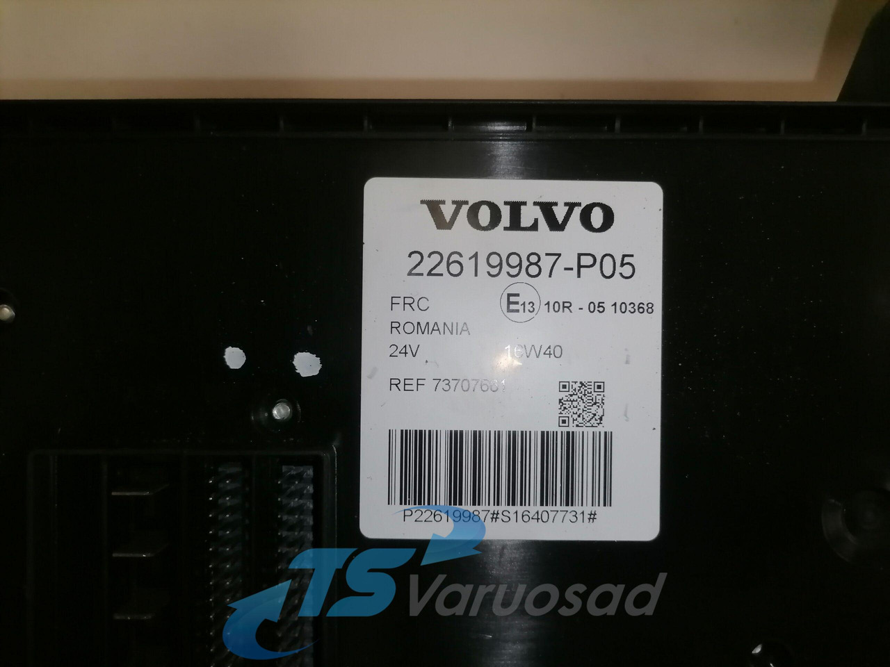 Volvo Central electric unit 22619987 - Fusível por Camião: foto 2 Volvo Central electric unit 22619987 - Fusível por Camião: foto 2