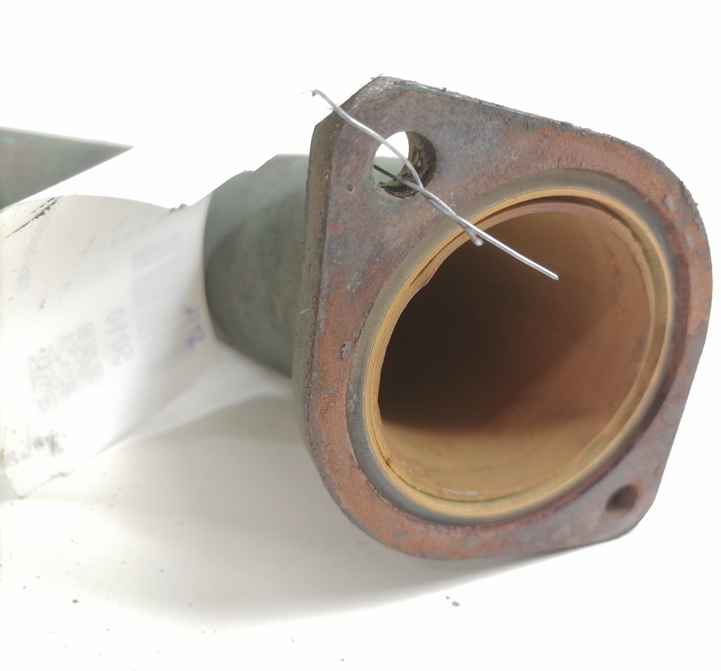 Volvo Coolant pipe 8157781 - Sistema de arrefecimento por Camião: foto 2 Volvo Coolant pipe 8157781 - Sistema de arrefecimento por Camião: foto 2