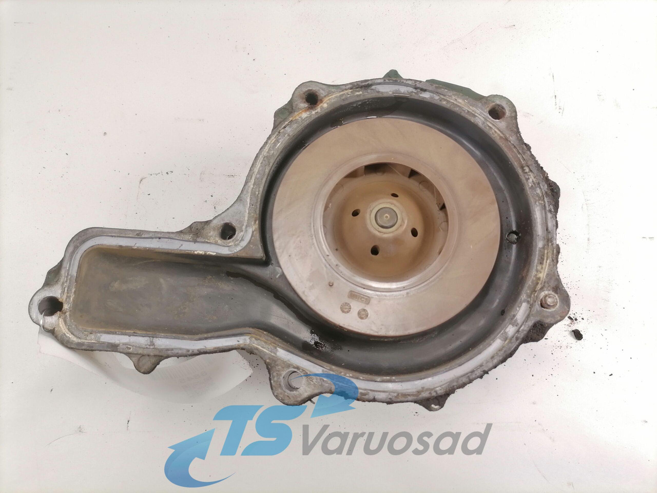 Volvo Cooling pump 20744939 - Bomba de refrigeração por Camião: foto 4 Volvo Cooling pump 20744939 - Bomba de refrigeração por Camião: foto 4