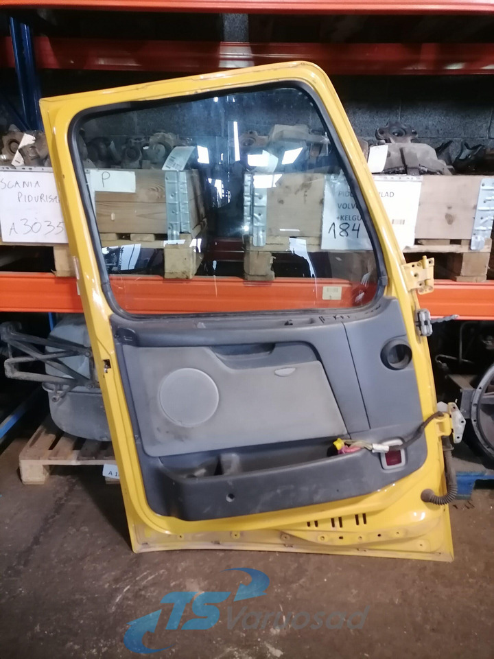 Volvo Door 20360542 - Porta e peças por Camião: foto 2 Volvo Door 20360542 - Porta e peças por Camião: foto 2