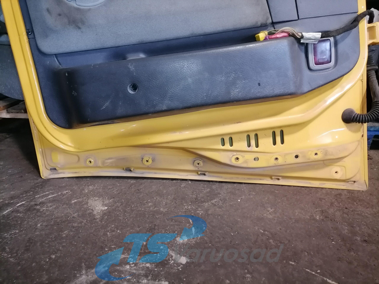 Volvo Door 20360542 - Porta e peças por Camião: foto 4 Volvo Door 20360542 - Porta e peças por Camião: foto 4