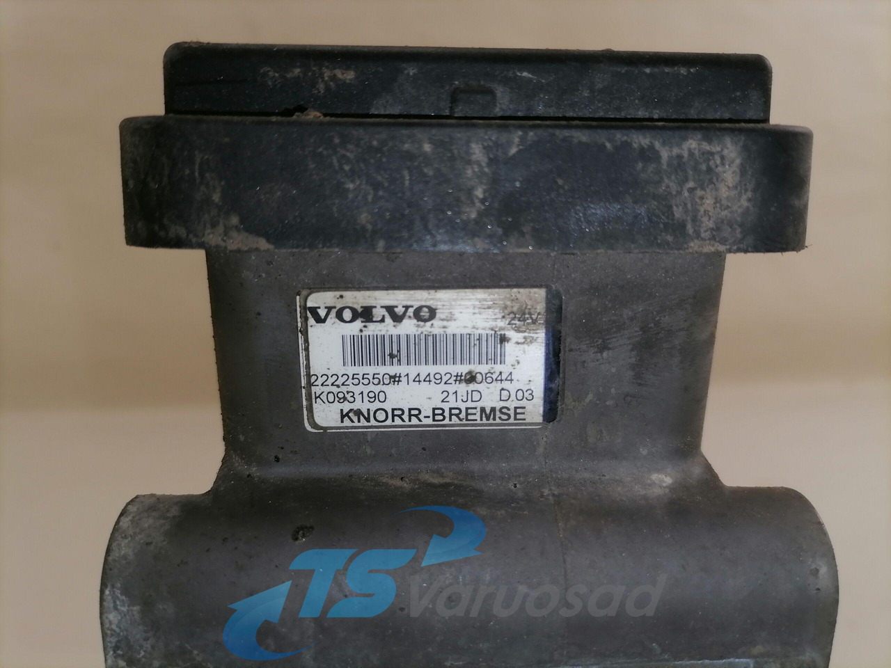 Volvo EBS brake valve 22225550 - Válvula de freio por Camião: foto 3 Volvo EBS brake valve 22225550 - Válvula de freio por Camião: foto 3