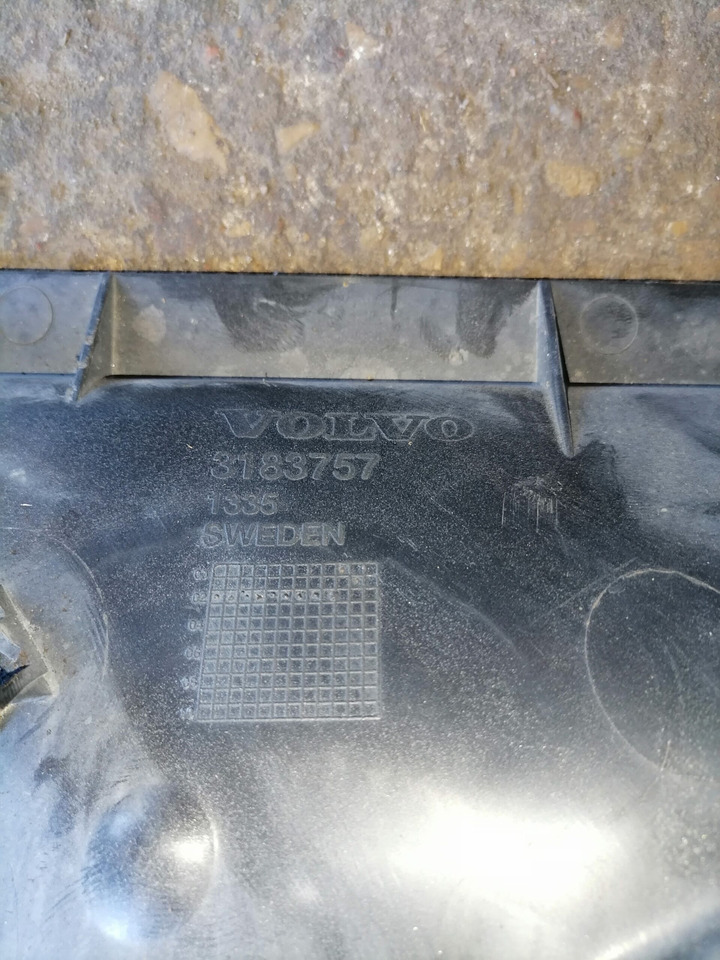 Volvo Fan shroud 3183757 - Radiador por Camião: foto 4 Volvo Fan shroud 3183757 - Radiador por Camião: foto 4