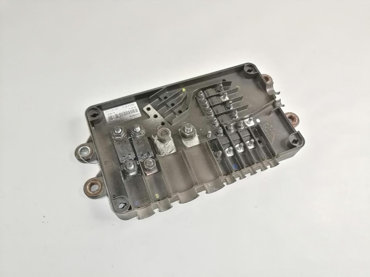 Volvo Fuse box 21728187 - Fusível por Camião: foto 3 Volvo Fuse box 21728187 - Fusível por Camião: foto 3