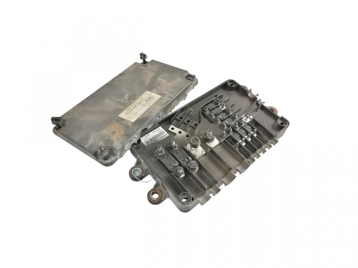 Volvo Fuse box 21728187 - Fusível por Camião: foto 1 Volvo Fuse box 21728187 - Fusível por Camião: foto 1