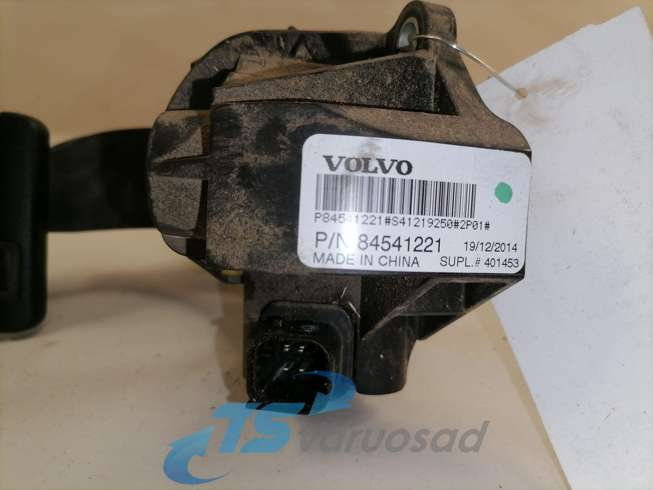 Volvo Gaasipedaal reostaadiga 84541221 - Sistema de combustível por Camião: foto 3 Volvo Gaasipedaal reostaadiga 84541221 - Sistema de combustível por Camião: foto 3
