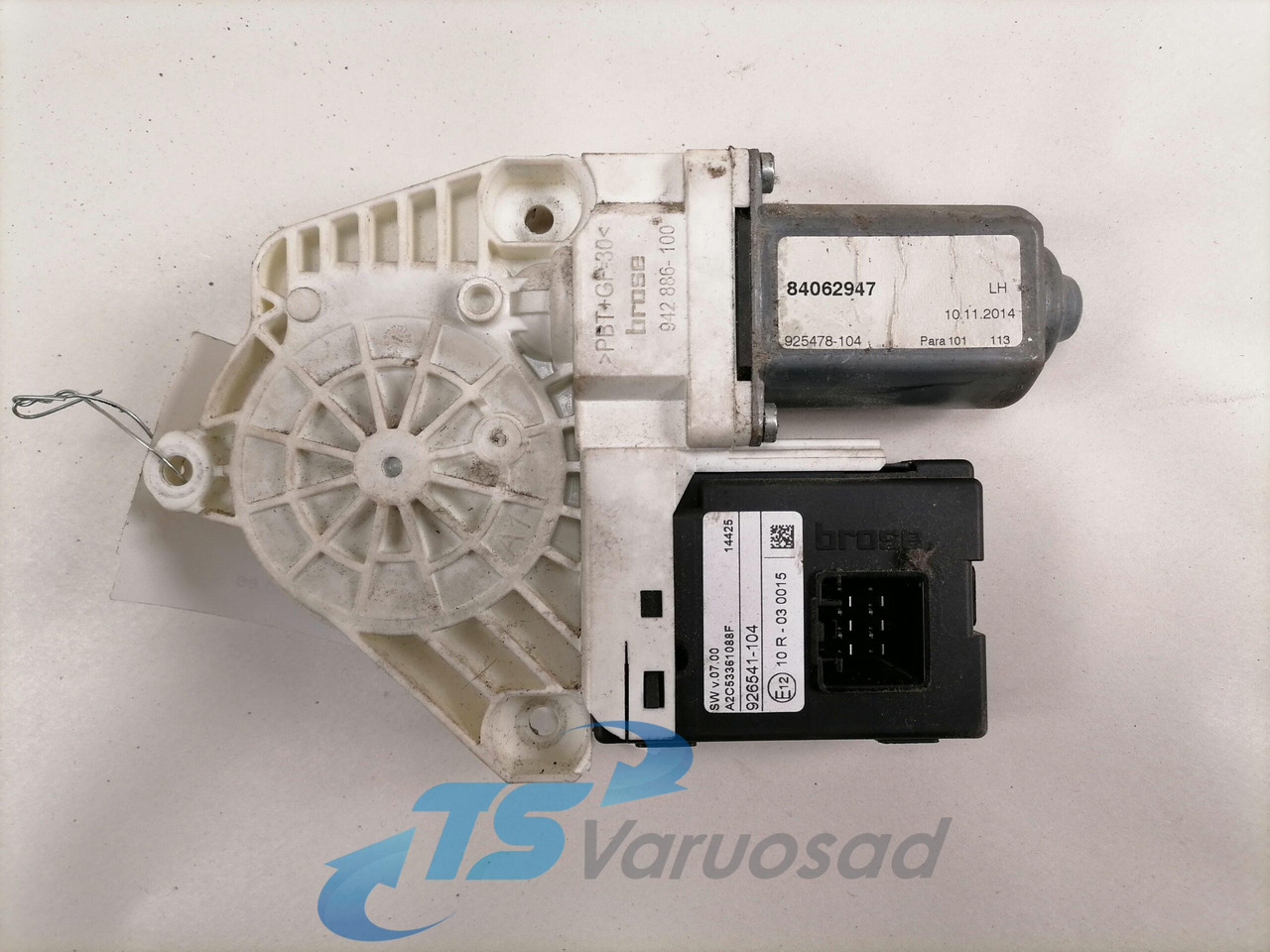 Volvo Glass lift 84062947 - Vidro e peças por Camião: foto 3 Volvo Glass lift 84062947 - Vidro e peças por Camião: foto 3