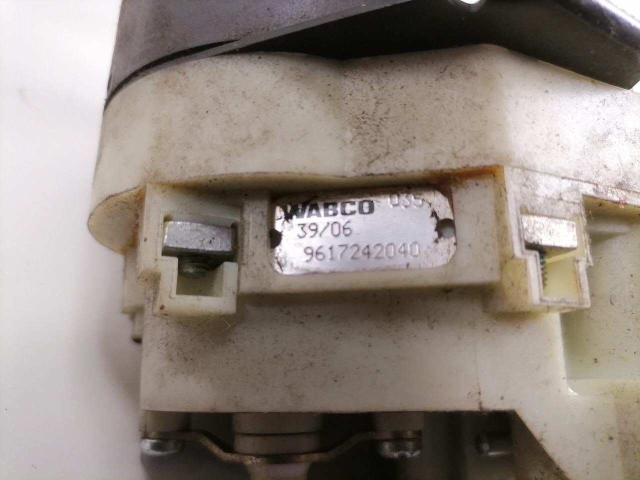 Volvo Handbrake control lever 20367533 - Peça universal por Camião: foto 5 Volvo Handbrake control lever 20367533 - Peça universal por Camião: foto 5