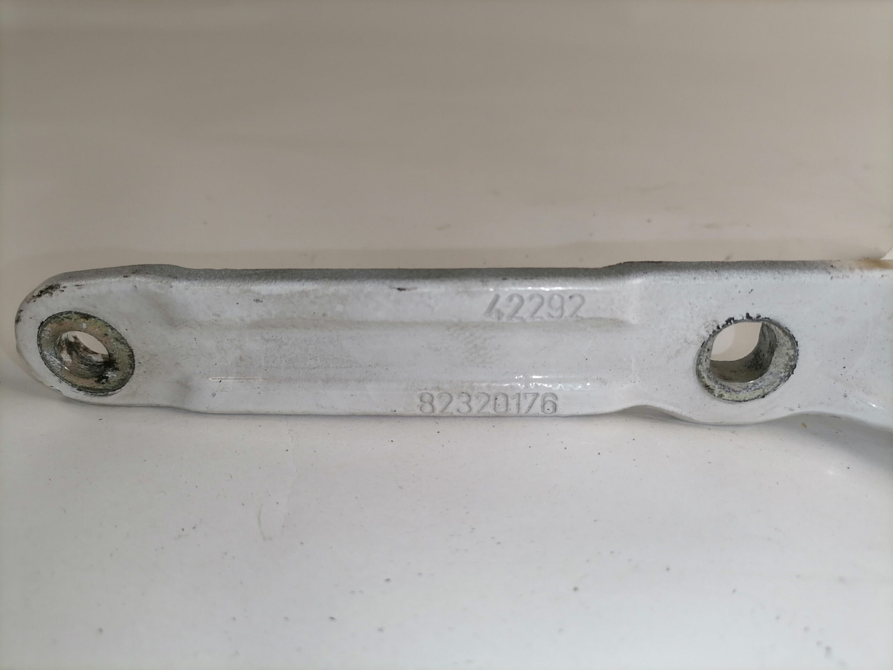 Volvo Iluvõre kandurhing 82320177 - Grade radiador por Camião: foto 4 Volvo Iluvõre kandurhing 82320177 - Grade radiador por Camião: foto 4