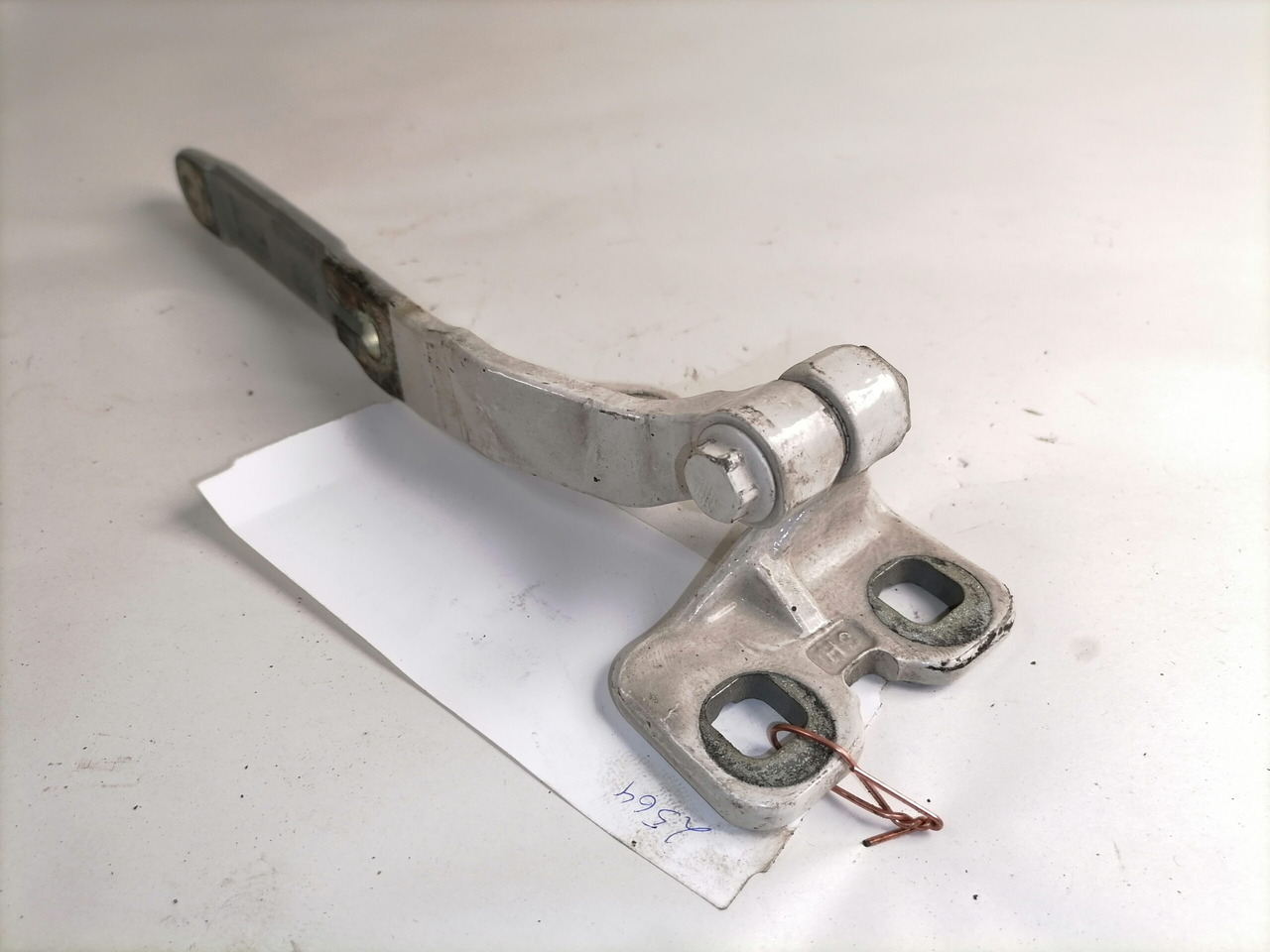 Volvo Iluvõre kandurhing 82320177 - Grade radiador por Camião: foto 2 Volvo Iluvõre kandurhing 82320177 - Grade radiador por Camião: foto 2