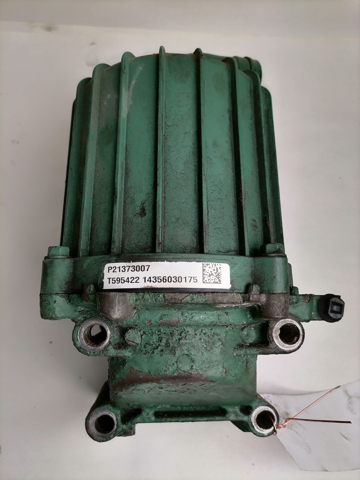 Volvo Karterituulutuse õliaurude separaator 21373007 - Cárter por Camião: foto 3 Volvo Karterituulutuse õliaurude separaator 21373007 - Cárter por Camião: foto 3