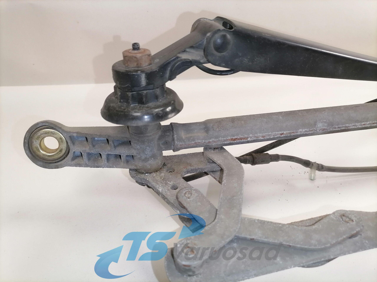 Volvo Klaasipuhasti raam 20517438 - Limpador de pára-brisa por Camião: foto 5 Volvo Klaasipuhasti raam 20517438 - Limpador de pára-brisa por Camião: foto 5