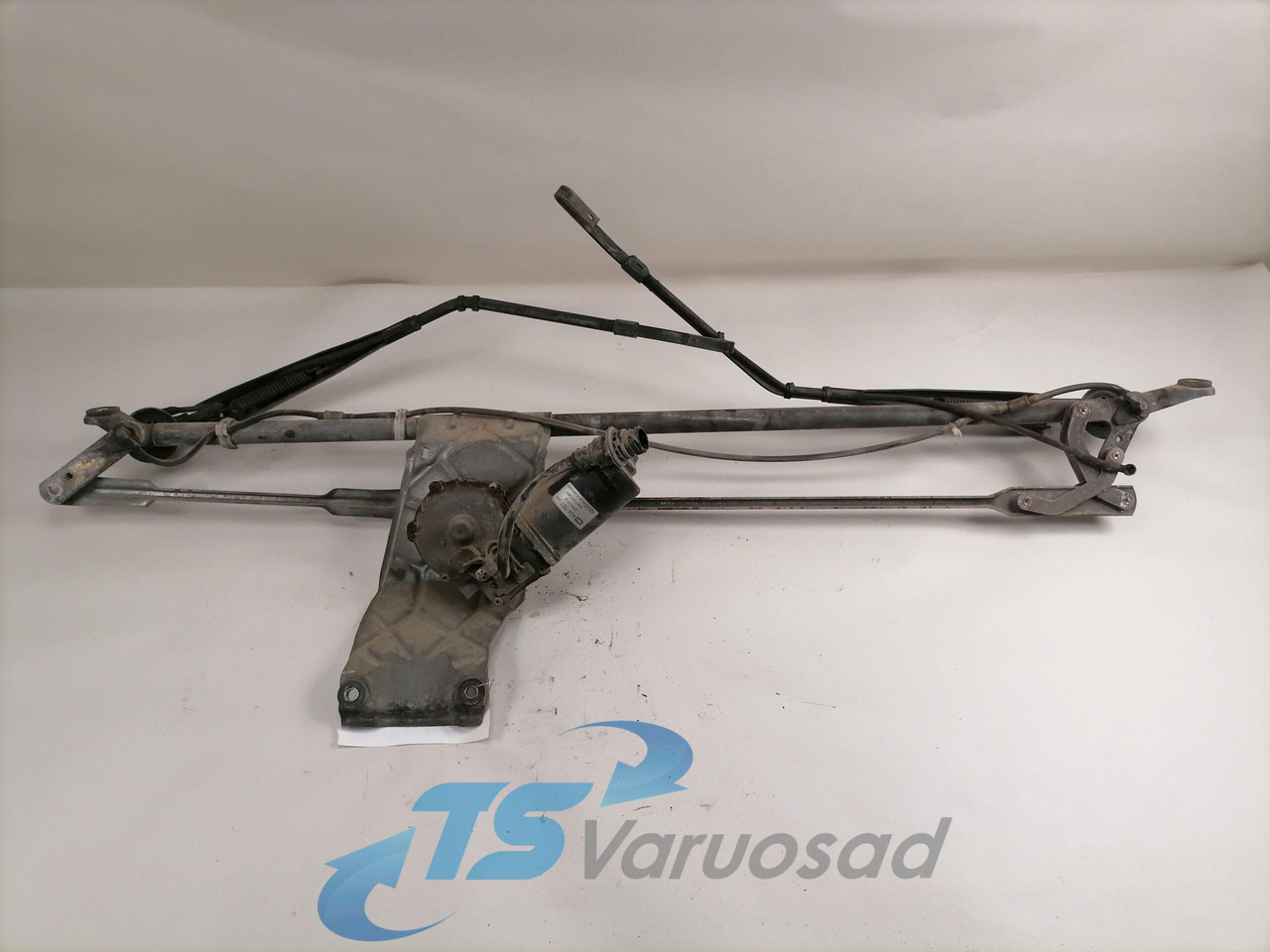 Volvo Klaasipuhasti raam 20517438 - Limpador de pára-brisa por Camião: foto 2 Volvo Klaasipuhasti raam 20517438 - Limpador de pára-brisa por Camião: foto 2