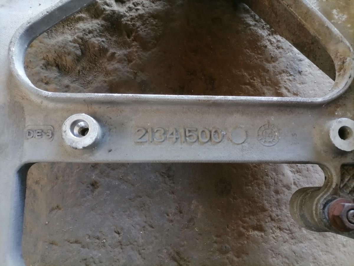 Volvo Mudguard bracket 21341500 - Peça universal por Camião: foto 3 Volvo Mudguard bracket 21341500 - Peça universal por Camião: foto 3