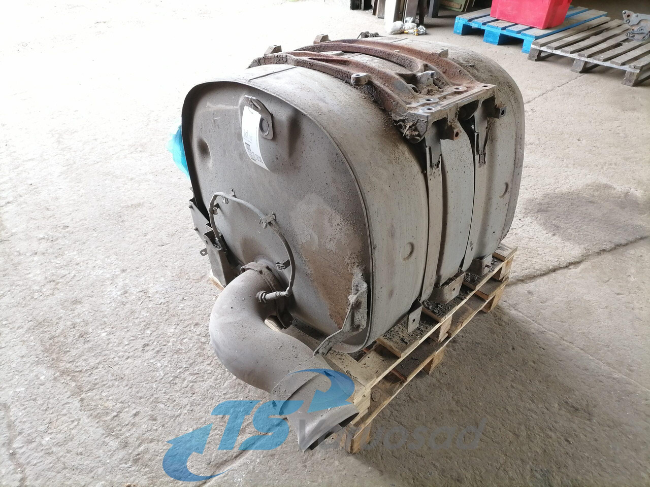 Volvo Muffler 21364822 - Silenciador por Camião: foto 2 Volvo Muffler 21364822 - Silenciador por Camião: foto 2