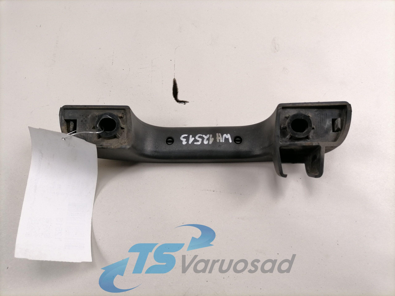Volvo Plastikdetail, iluvõre käepide 3175367 - Aerodinâmica/ Aerofólio por Camião: foto 2 Volvo Plastikdetail, iluvõre käepide 3175367 - Aerodinâmica/ Aerofólio por Camião: foto 2