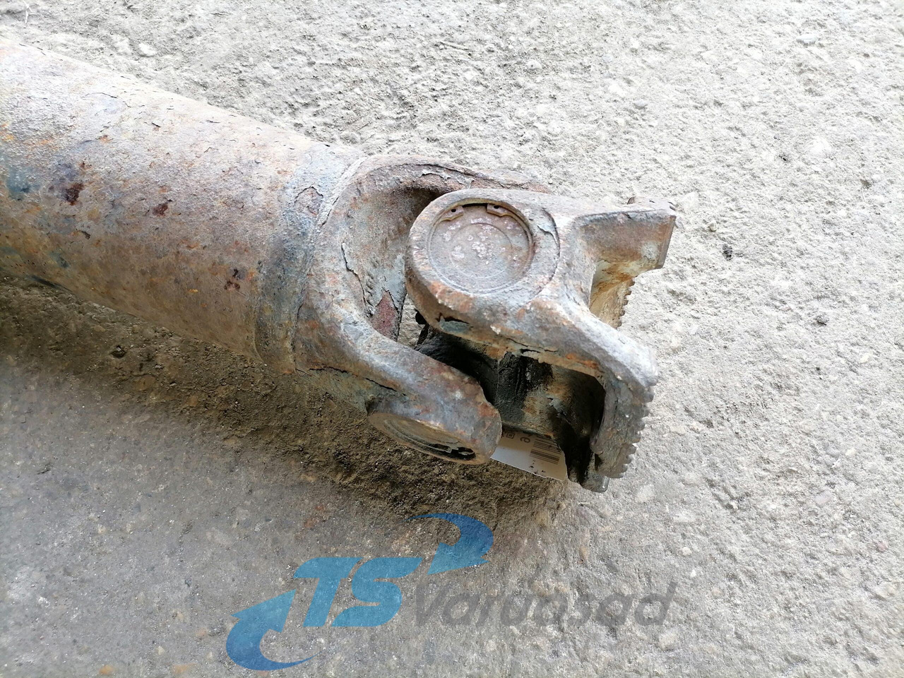 Volvo Propeller shaft 20735186 - Veio de transmissão por Camião: foto 3 Volvo Propeller shaft 20735186 - Veio de transmissão por Camião: foto 3