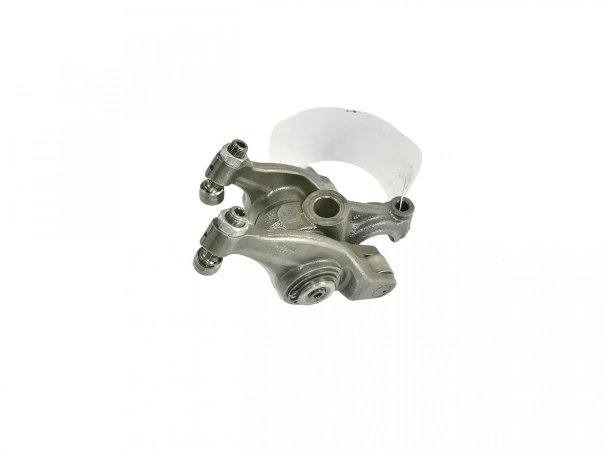 Volvo Set of rockers with shaft 21796360 - Peça universal por Camião: foto 1 Volvo Set of rockers with shaft 21796360 - Peça universal por Camião: foto 1