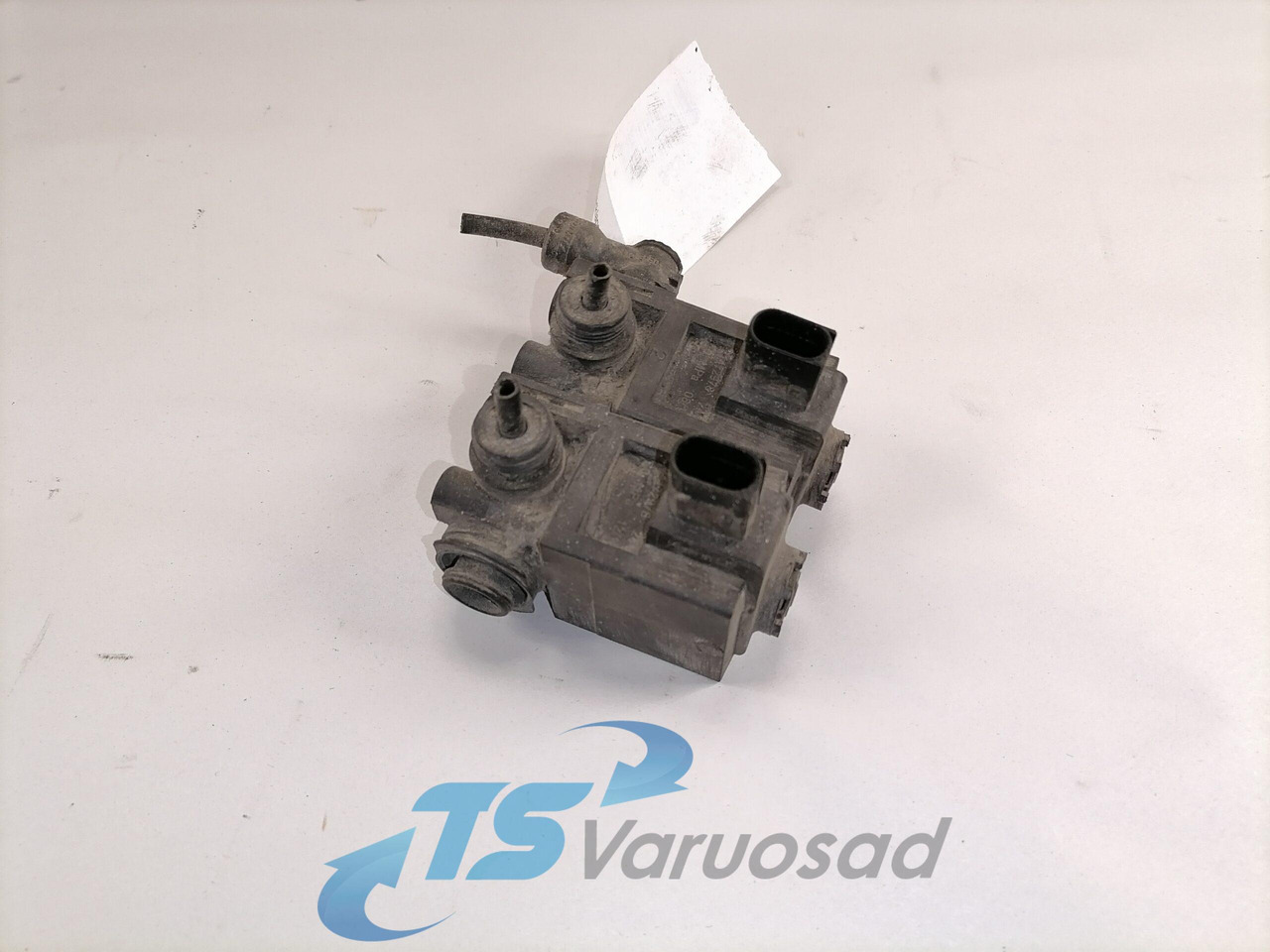 Volvo Solenoid valve 21472978 - Válvula de freio por Camião: foto 1 Volvo Solenoid valve 21472978 - Válvula de freio por Camião: foto 1