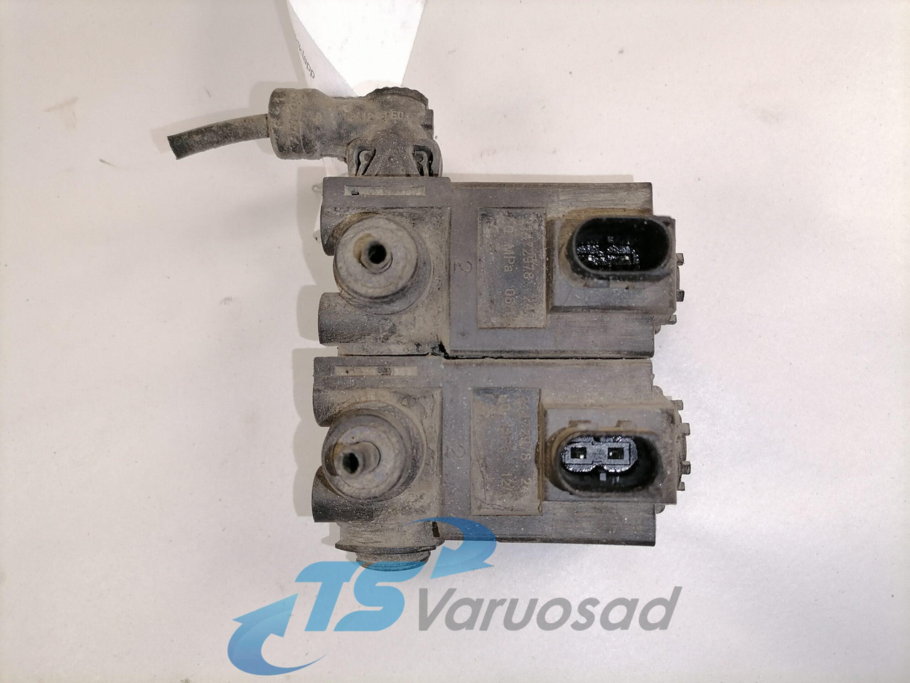 Volvo Solenoid valve 21472978 - Válvula de freio por Camião: foto 3 Volvo Solenoid valve 21472978 - Válvula de freio por Camião: foto 3
