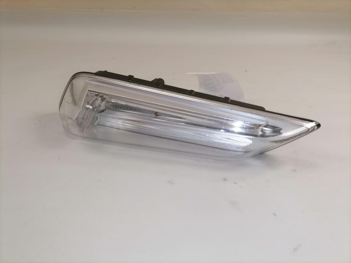 Volvo Suunatuli 24189495 - Iluminação por Camião: foto 2 Volvo Suunatuli 24189495 - Iluminação por Camião: foto 2