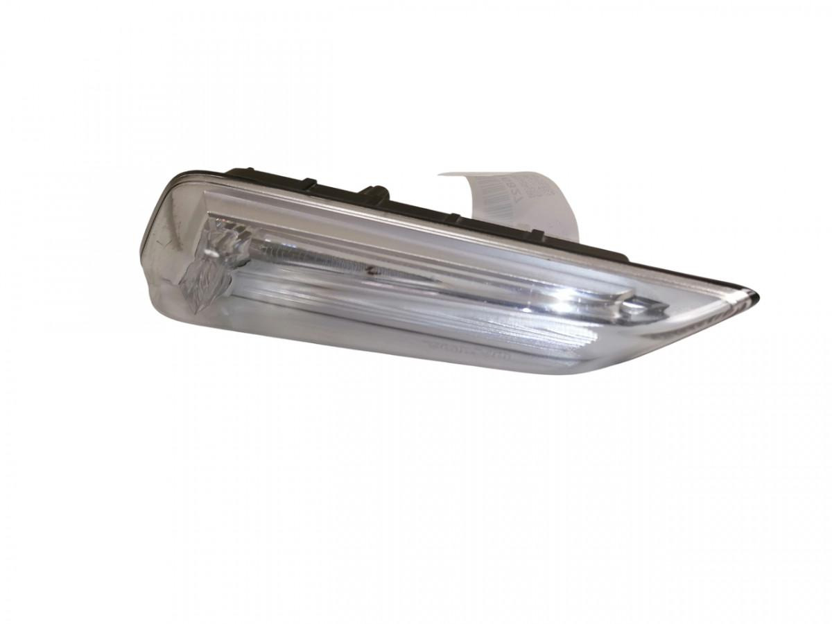 Volvo Suunatuli 24189495 - Iluminação por Camião: foto 1 Volvo Suunatuli 24189495 - Iluminação por Camião: foto 1