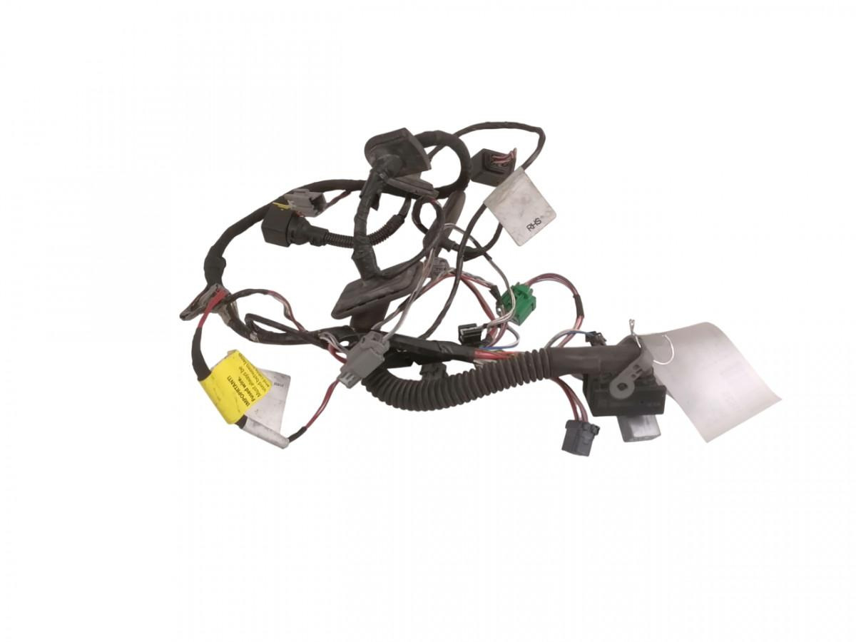 Volvo Ukse juhtmestik 22529475 - Porta e peças por Camião: foto 1 Volvo Ukse juhtmestik 22529475 - Porta e peças por Camião: foto 1