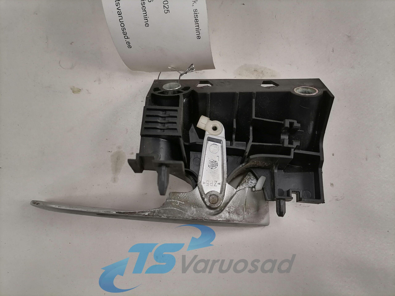 Volvo Ukselink, sisemine vasak 84012025 - Porta e peças por Camião: foto 3 Volvo Ukselink, sisemine vasak 84012025 - Porta e peças por Camião: foto 3