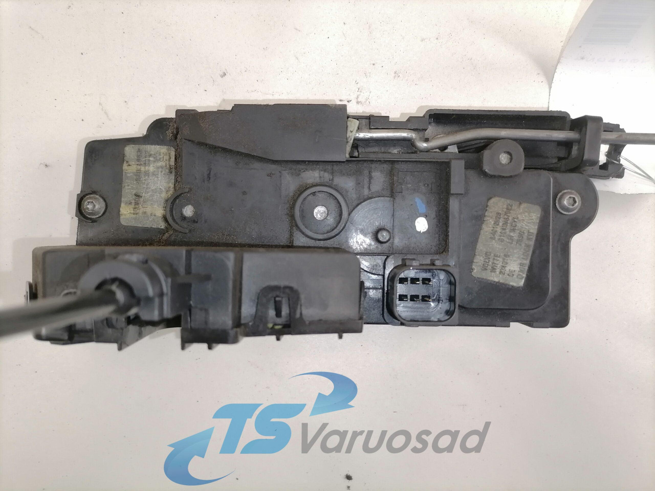 Volvo Ukselukk, vasak 21884395 - Porta e peças por Camião: foto 2 Volvo Ukselukk, vasak 21884395 - Porta e peças por Camião: foto 2