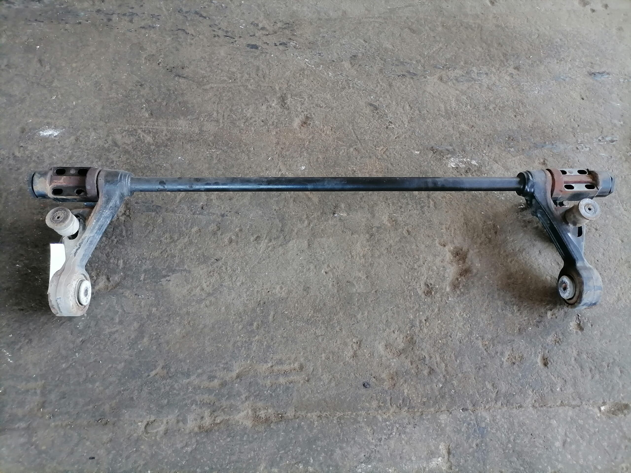 Volvo Volvo FH kabiini torsioonvarras 3198853 - Suspensão da cabina por Camião: foto 2 Volvo Volvo FH kabiini torsioonvarras 3198853 - Suspensão da cabina por Camião: foto 2