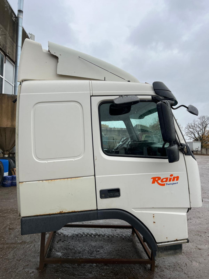 Volvo Volvo kabiin 85103669 - Cabine e interior por Camião: foto 4 Volvo Volvo kabiin 85103669 - Cabine e interior por Camião: foto 4