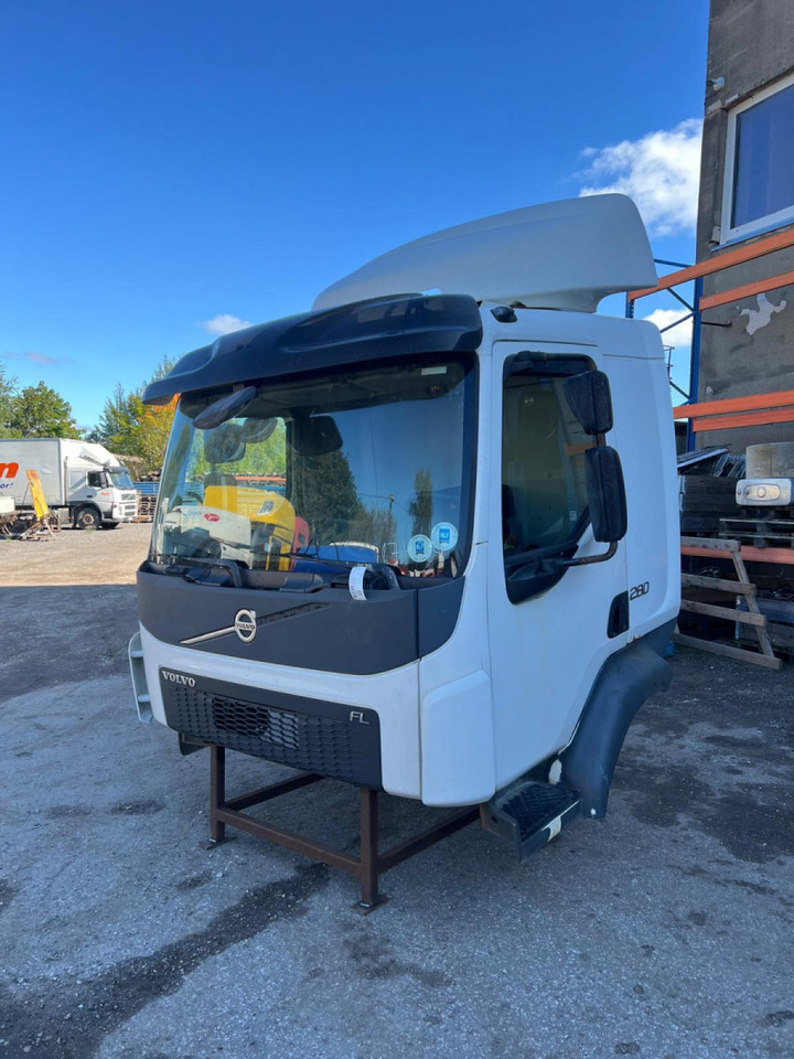 Volvo Volvo kabiin 85145280 - Cabine e interior por Camião: foto 1 Volvo Volvo kabiin 85145280 - Cabine e interior por Camião: foto 1