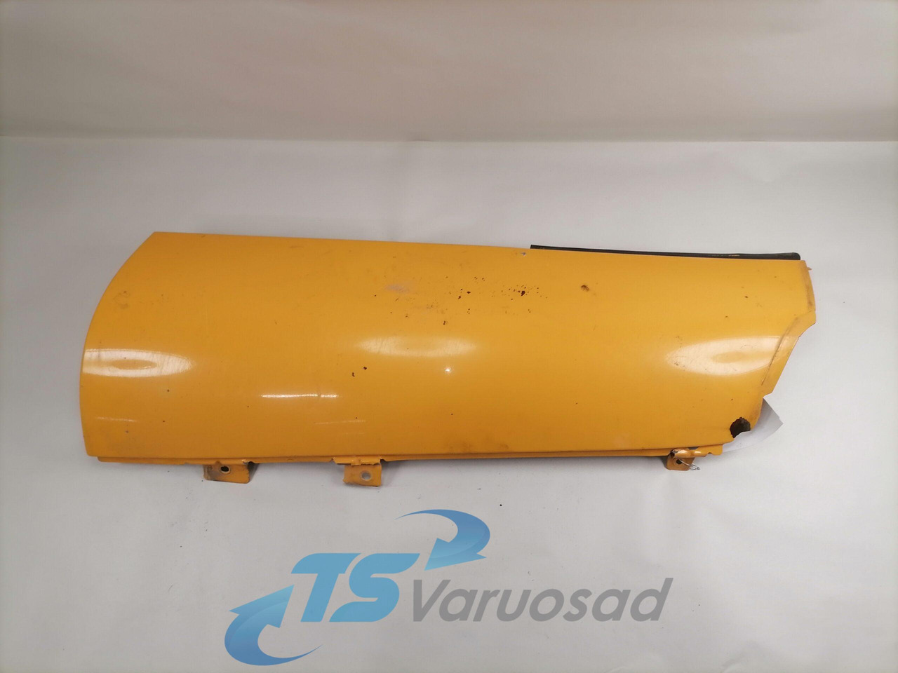 Volvo Volvo kabiini nurgapõsk, parem 20379176 - Grade radiador por Camião: foto 1 Volvo Volvo kabiini nurgapõsk, parem 20379176 - Grade radiador por Camião: foto 1
