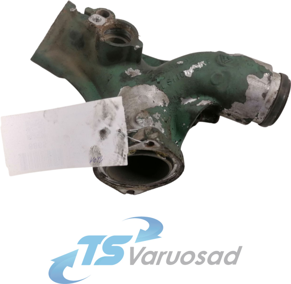 Volvo Water pump manifold / housing 20539684 - Bomba de refrigeração por Camião: foto 1 Volvo Water pump manifold / housing 20539684 - Bomba de refrigeração por Camião: foto 1