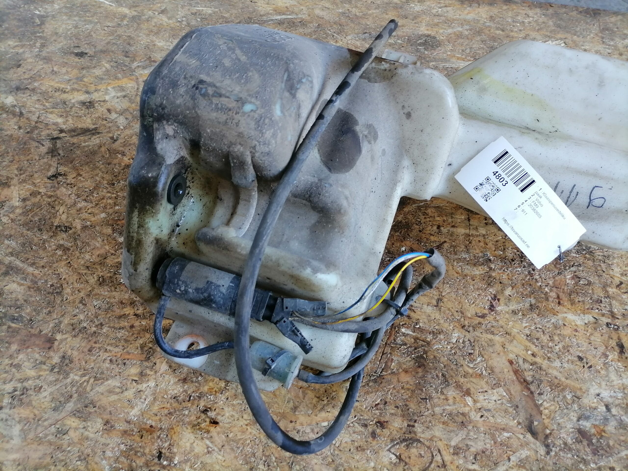 Volvo Windscreen washer fluid tank 20382655 - Limpador de pára-brisa por Camião: foto 3 Volvo Windscreen washer fluid tank 20382655 - Limpador de pára-brisa por Camião: foto 3