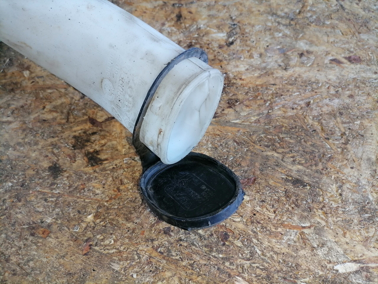 Volvo Windscreen washer fluid tank 20382655 - Limpador de pára-brisa por Camião: foto 5 Volvo Windscreen washer fluid tank 20382655 - Limpador de pára-brisa por Camião: foto 5