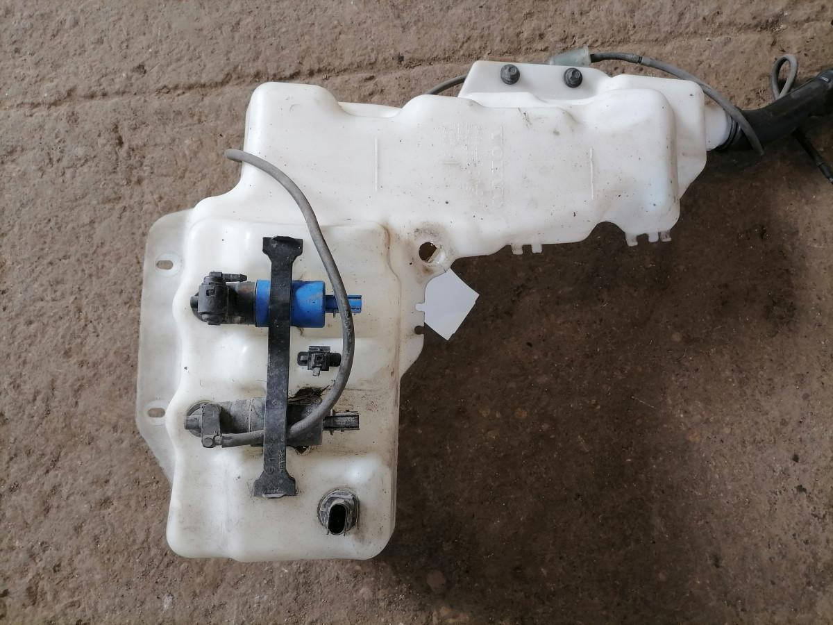 Volvo Windscreen washer fluid tank 84092257 - Limpador de pára-brisa por Camião: foto 3 Volvo Windscreen washer fluid tank 84092257 - Limpador de pára-brisa por Camião: foto 3