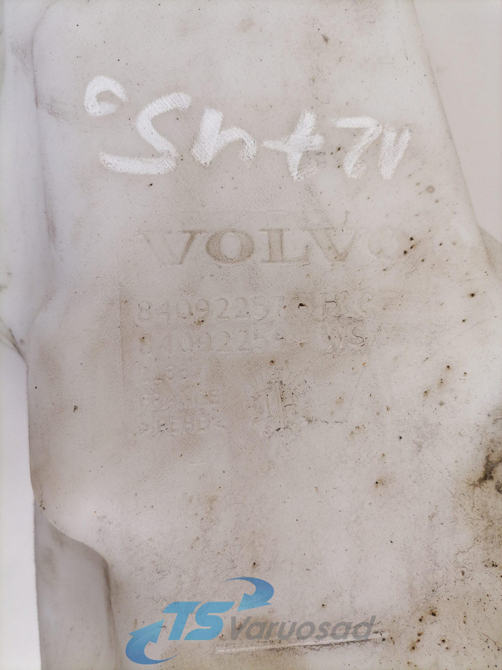 Volvo Windscreen washer fluid tank 84092259 - Limpador de pára-brisa por Camião: foto 3 Volvo Windscreen washer fluid tank 84092259 - Limpador de pára-brisa por Camião: foto 3