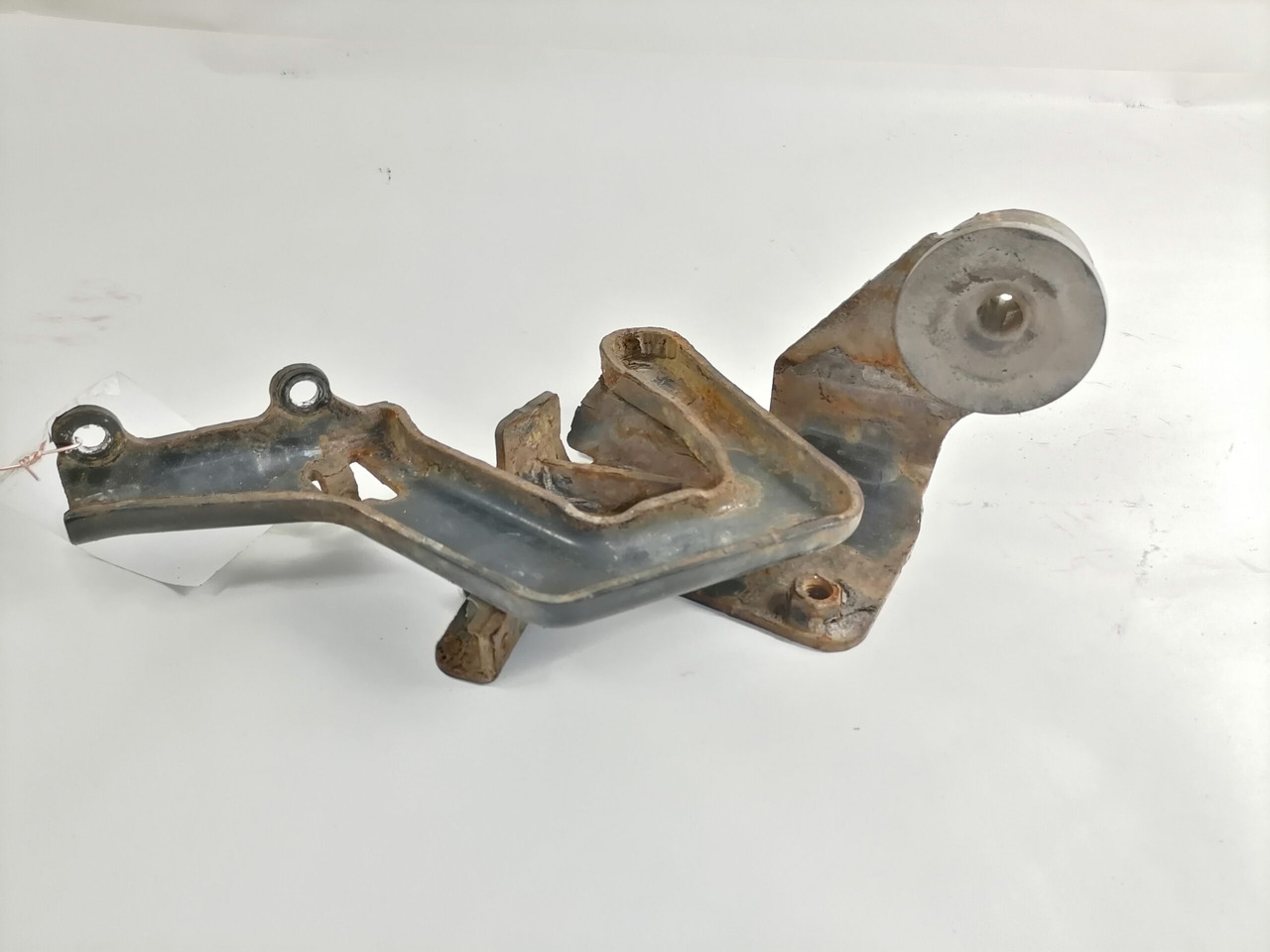 Volvo lower grille carrier hinge 20545094 - Grade radiador por Camião: foto 3 Volvo lower grille carrier hinge 20545094 - Grade radiador por Camião: foto 3