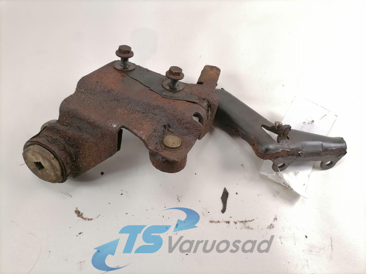 Volvo lower grille carrier hinge 20545095 - Grade radiador por Camião: foto 2 Volvo lower grille carrier hinge 20545095 - Grade radiador por Camião: foto 2