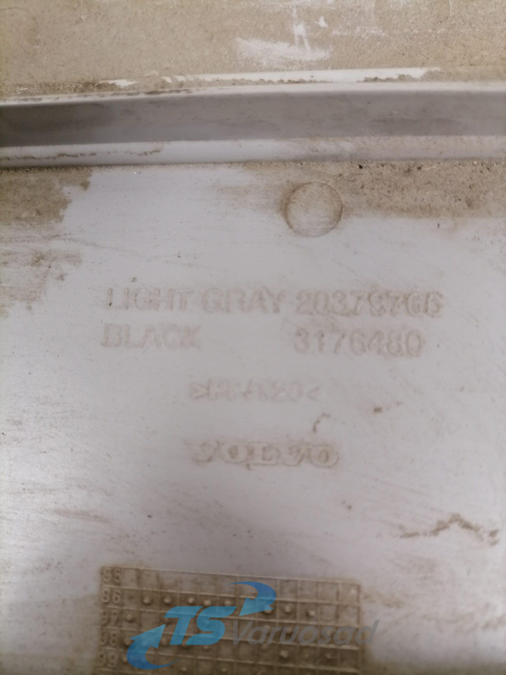 Volvo sunroof plastic cover 20379765 - Peça universal por Camião: foto 2 Volvo sunroof plastic cover 20379765 - Peça universal por Camião: foto 2